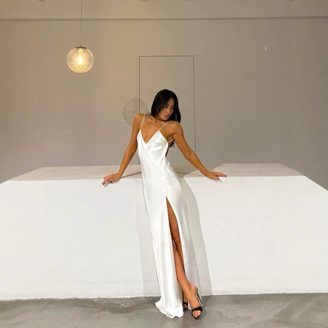 Vestido longo de cetim branco, - Elegant Satin Evening Gown Split avaliação e preço